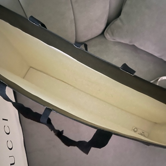 GUCCI 2 Empty White Shopping Bags - Picture 4 of 9